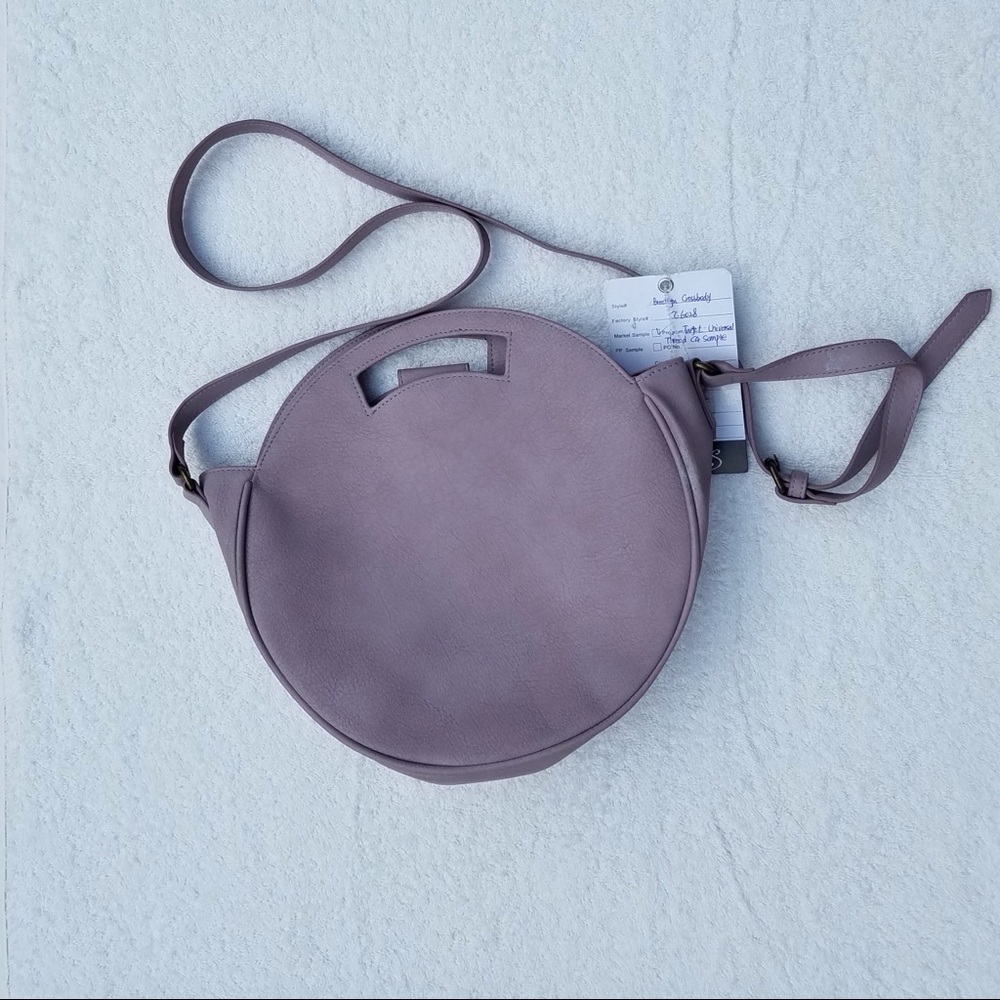 UNIVERSAL THREAD CROSSBODY BAG ROUND MAUVE NWT